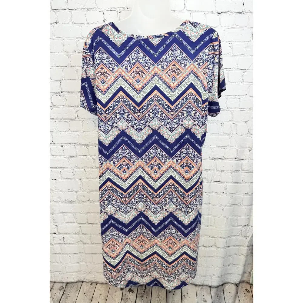 Sauci Womens Chevron Print Short Sleeve Tie Back Casual Midi Dress Plus 1X - Picture 3 of 6